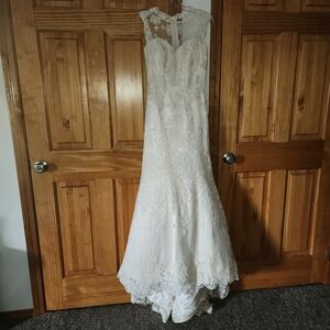 Modern Trousseau Ivory Lace Wedding Gown